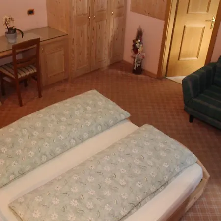 Caravasc Hotell