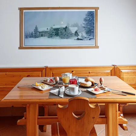 Hotel Caravasc
